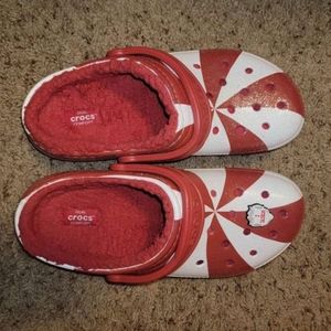 W10/M8 Lined Holiday Crocs